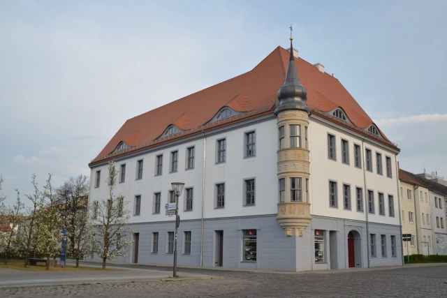 Main Image