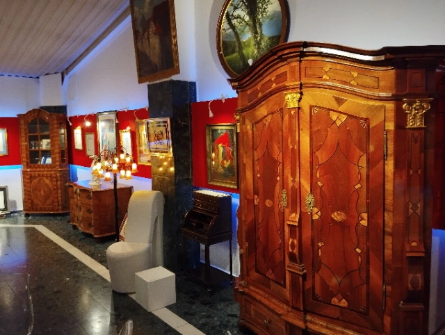Main Image